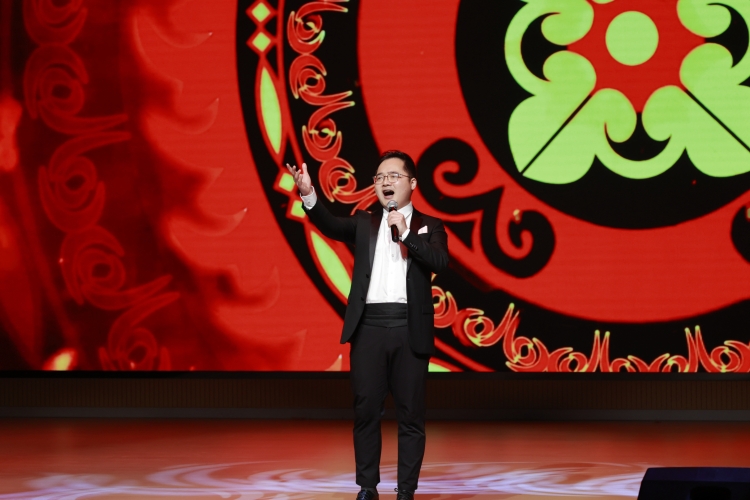 跟着阿妹的山歌走 (3)